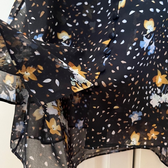 ✨NWOT✨ CAbi Cluster Cami - Sz S - Picture 8 of 10